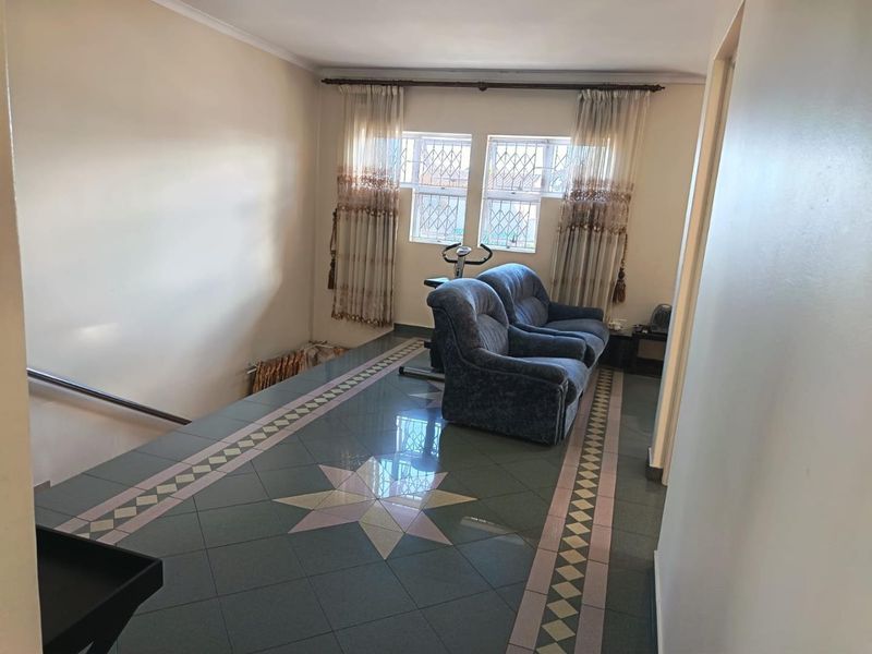 4 Bedroom House for sale in Crossmoor - Photo 4