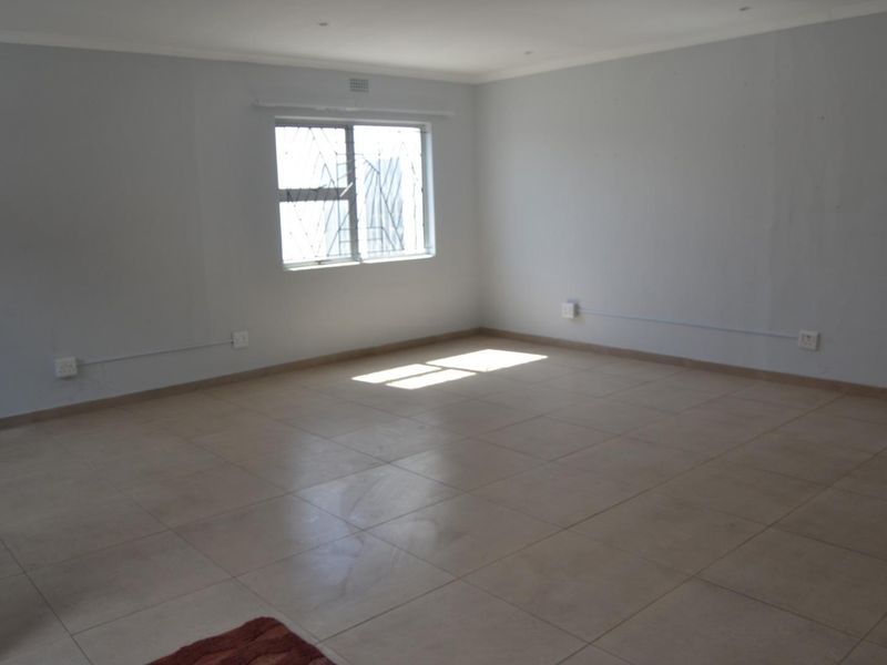 Versatile Open Plan Property for Rent in Litha Park, Khayelitsha - Photo 4