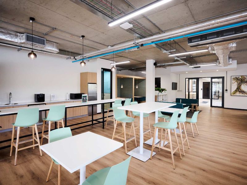 Find office space in Spaces Steyn City for 5 persons with everything taken care of - Photo 4