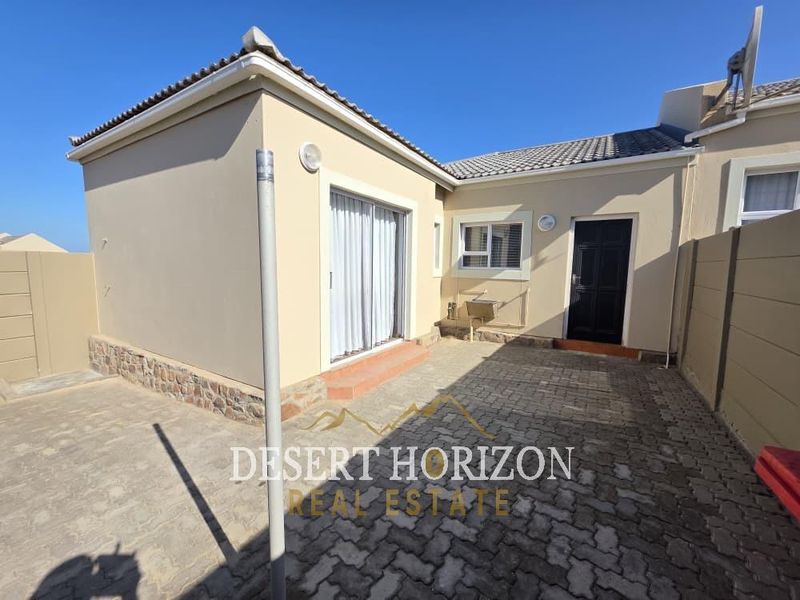 Long Beach  | Lelandi Unit For Sale - Photo 2