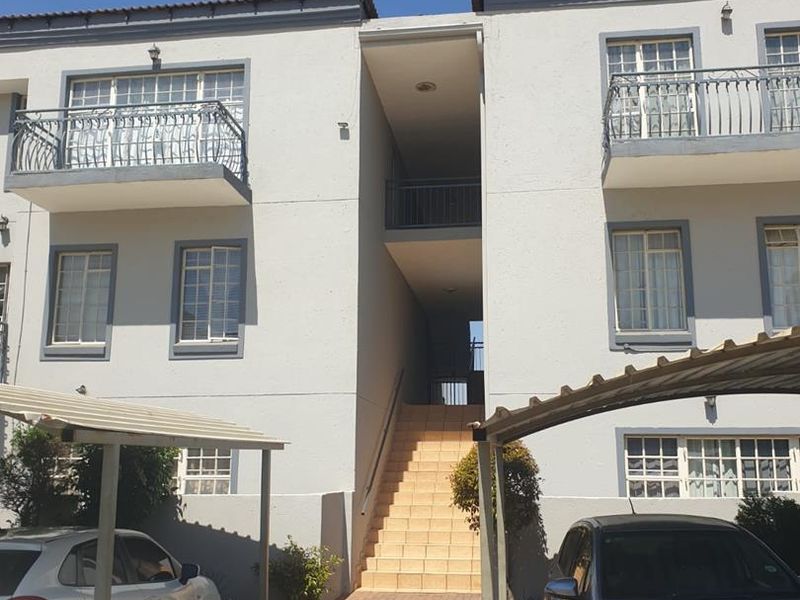 Two-Bedroom First Floor Apartment for Sale in Oaklane Mews, Brakpan - Photo 2