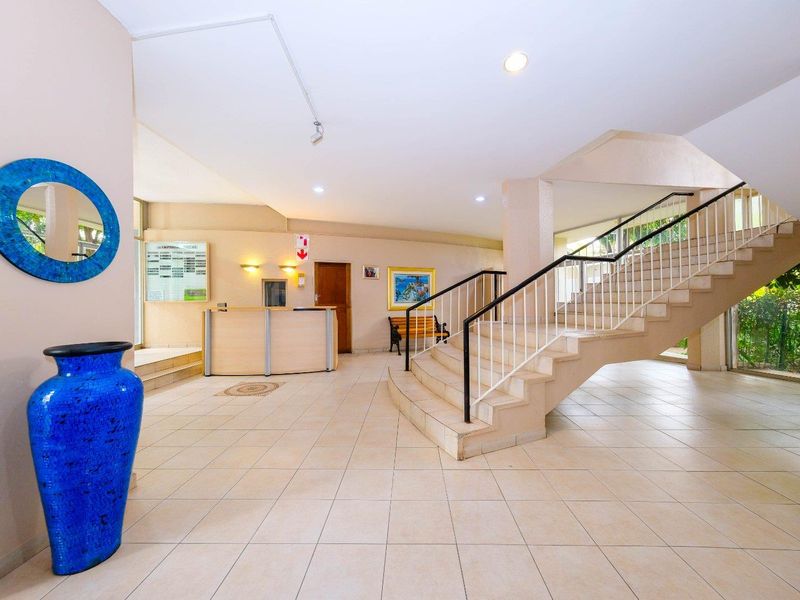 Empty & Urgent! Bachelor/Studio apartment. Available Now! - Photo 8