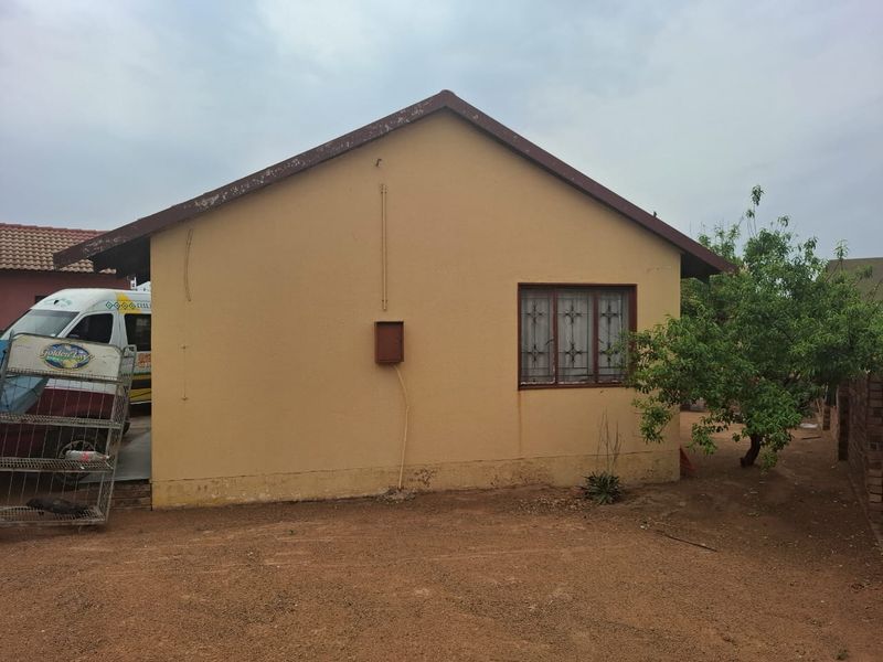 5 bedrooms house for sale in Soshanguve gg - Photo 5