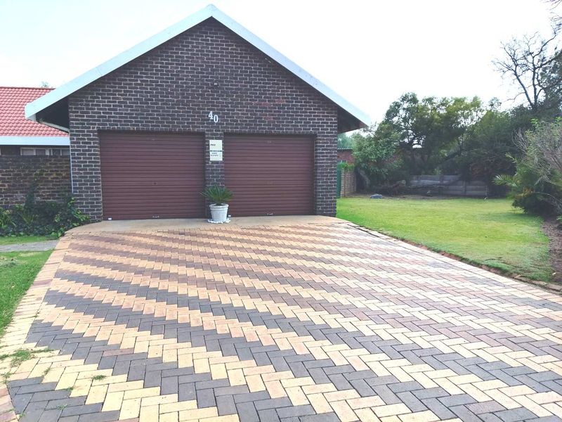 FAMILY HOME FOR SALE IN SHARON PARK ESTATE - Photo 6