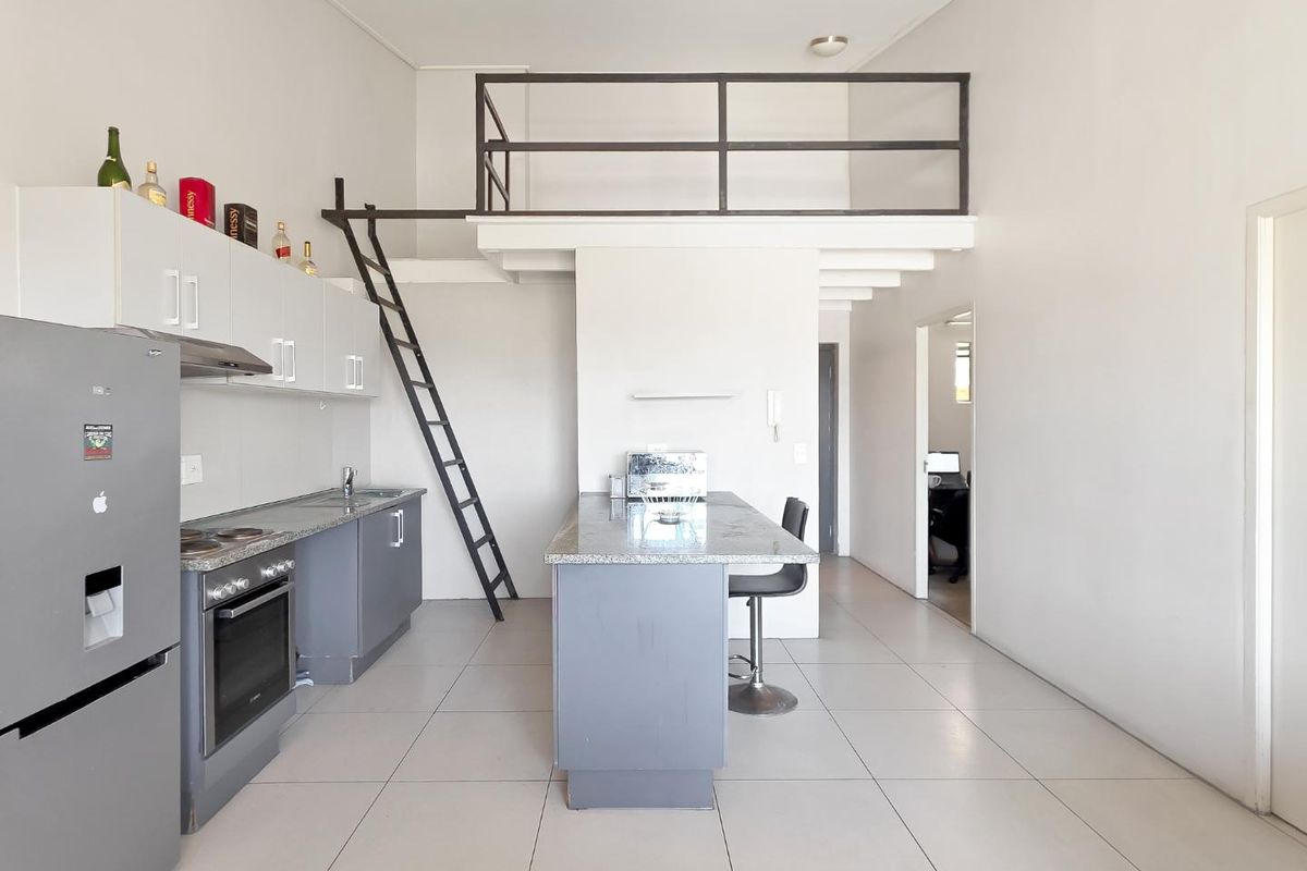 TRENDY OBS APARTMENT WITH ELEVATED VIEWS - Photo 4