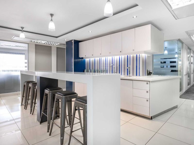 Book serviced office space for businesses of all sizes in Regus Rivonia Village. - Photo 7