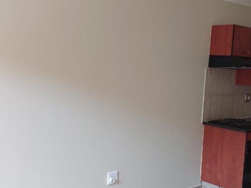 TWO BEDROOM APARTMENT IN PRETORIA NORTH : 1 AUGUST 2026 - Photo 3