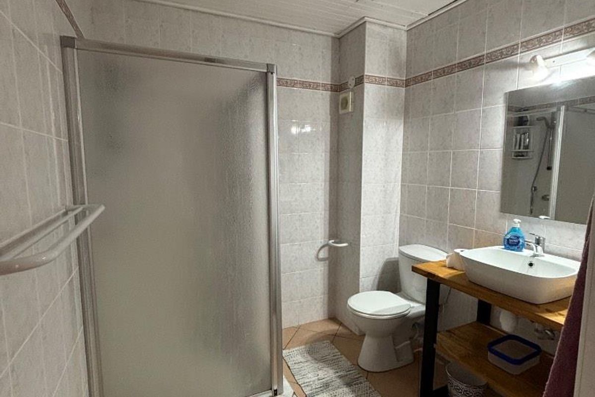 6 Bedroom Unit in Town Central - Photo 5