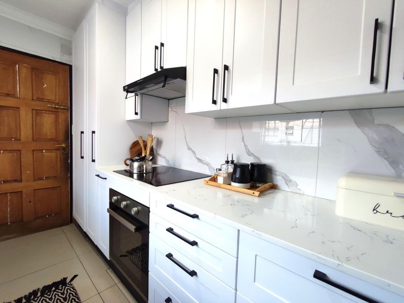 3 Bedroom House  for Sale in Cosmo City - Photo 6