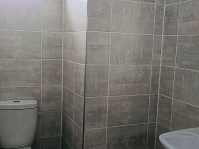 One Bedroom Apartment for Sale in Linbro Park - Photo 7