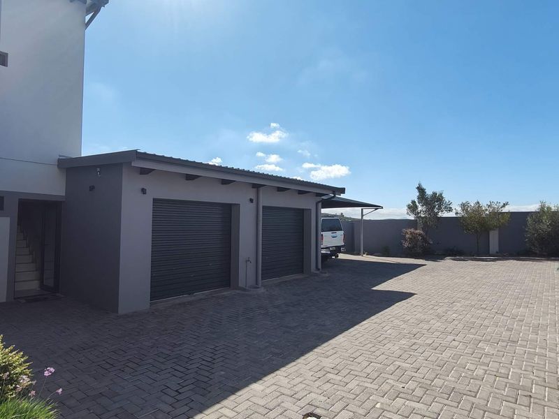 Duplex duet for sale in central location - Photo 3