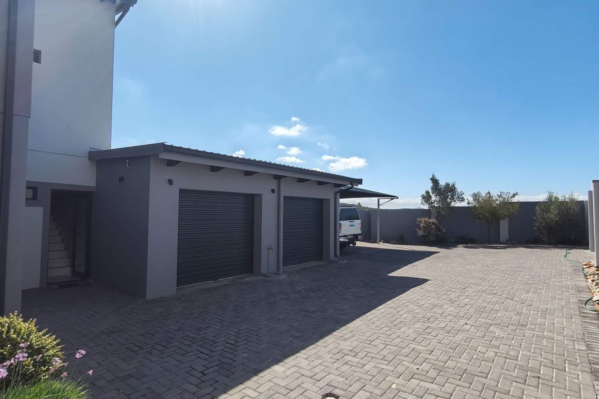 Duplex duet for sale in central location - Photo 3