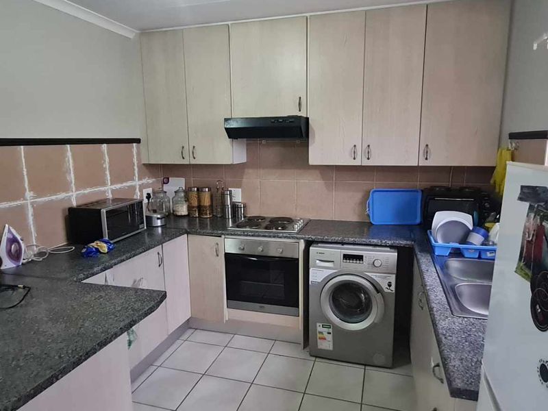 BEAUTIFUL THIRD FLOOR APARTMENT FOR SALE!!!!!! - Photo 3