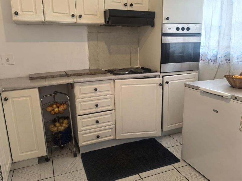 Comfortable 3-Bedroom Home in Sought-After Shallcross - Photo 8