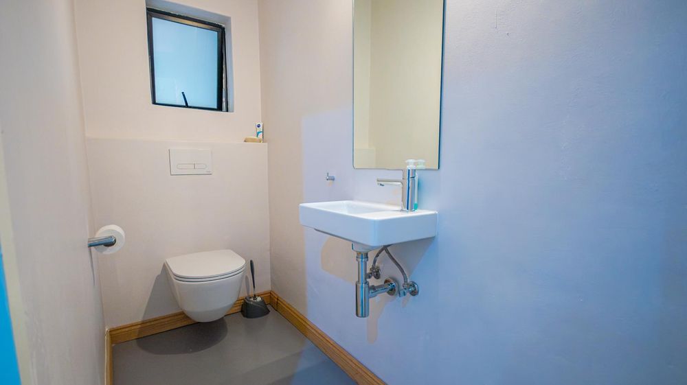 Guest toilet on living area level