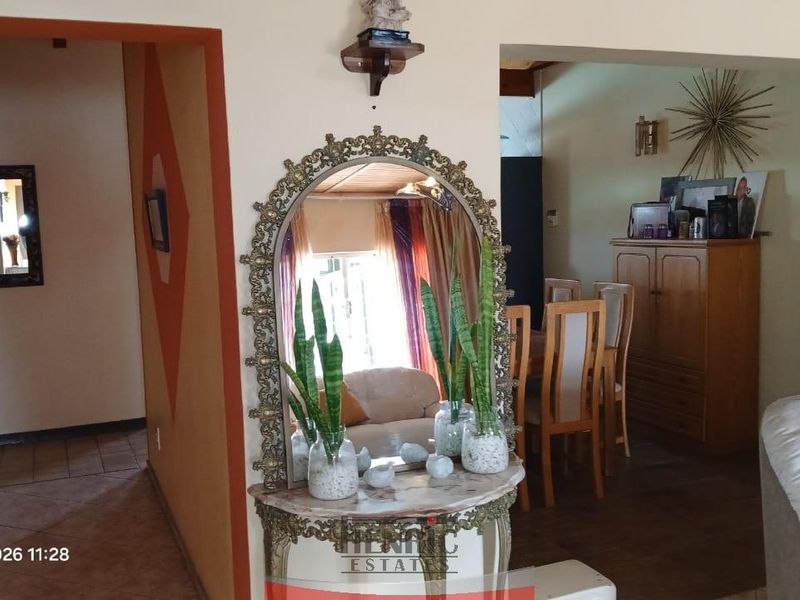 Sole Mandate; Large Family Home with Flatlet in Vineta for Sale - Photo 8