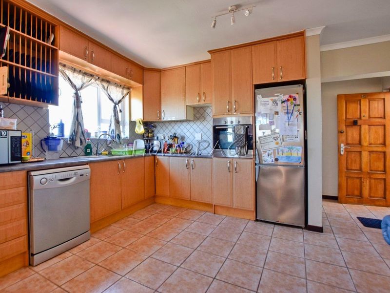 Central, Swakopmund:  3 Bedr Apartment in Toscana is for Sale - Photo 8