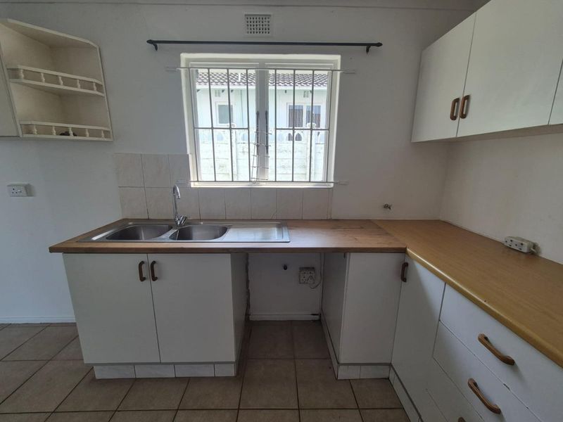 3 Bedroom Townhouse for sale in Malvern - Photo 10
