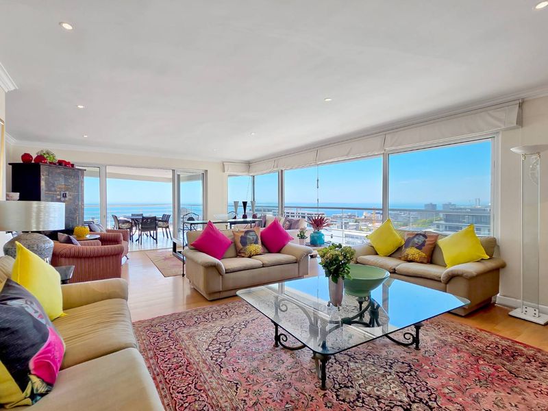 Perfectly positioned in Upper Sea Point with panoramic sea views - Photo 3