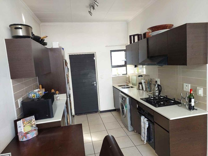 2 BEDROOM PENTHOUSE APARTMENT FOR SALE IN GREENSTONE - Photo 4