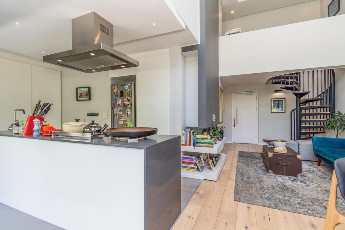 Sea Point Stunner - Airbnb Gold - Photo 5