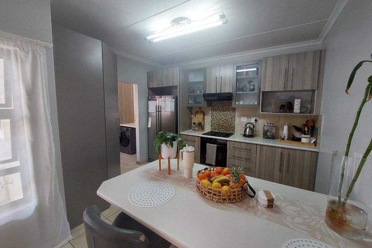 3 bedroom pioneers park  ext1 | Westvale - Photo 4