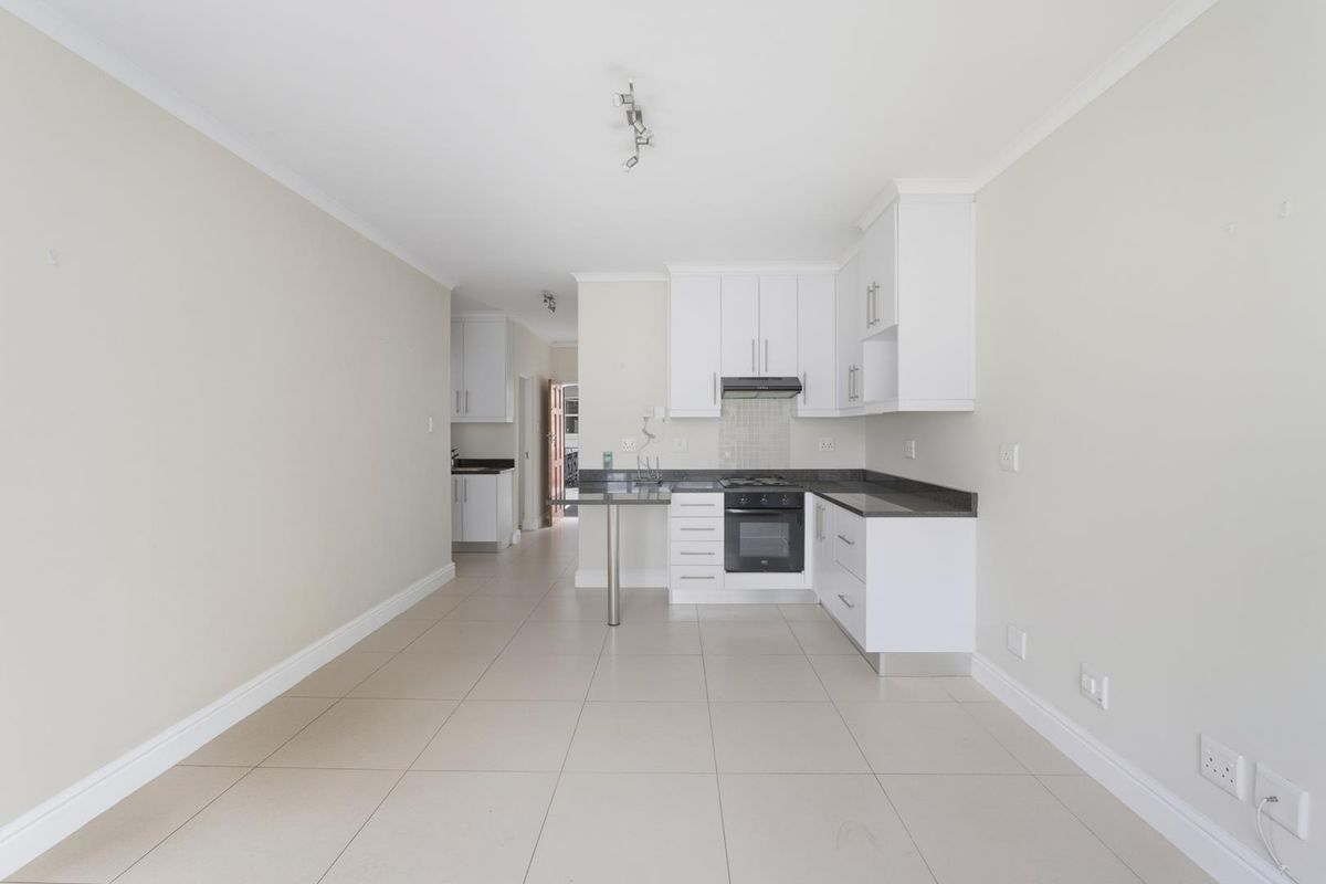 Light-Filled Flat in Sought-After Rondebosch Village - Photo 3