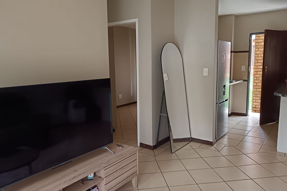 Charming 2 bedroom apartment for sale in Wonderpark Estate - Photo 5