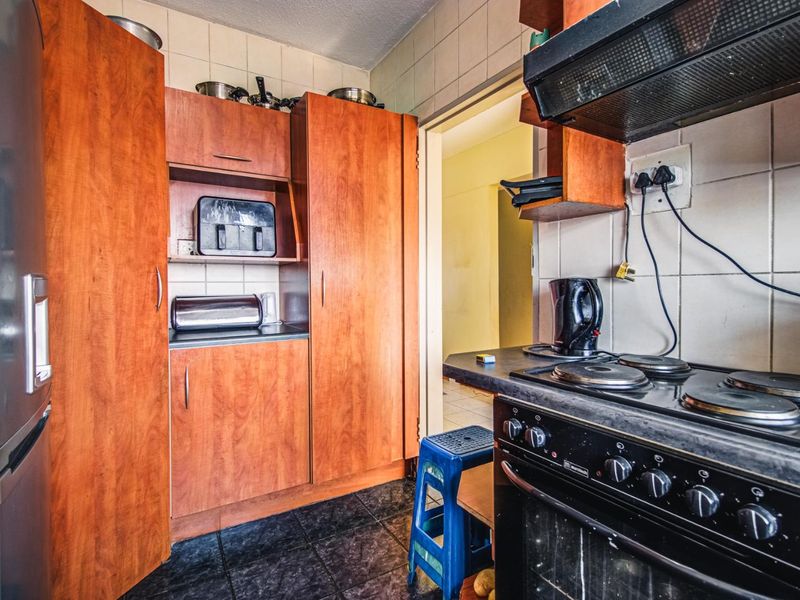 STUNNING 6TH FLOOR UNIT WITH CRICKET CLUB VIEWS! - Photo 3