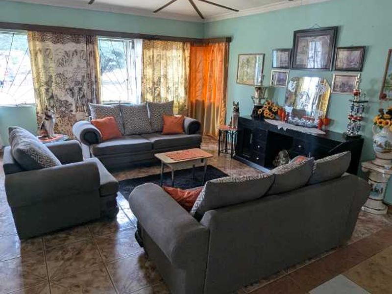 spacious old school house - Photo 5