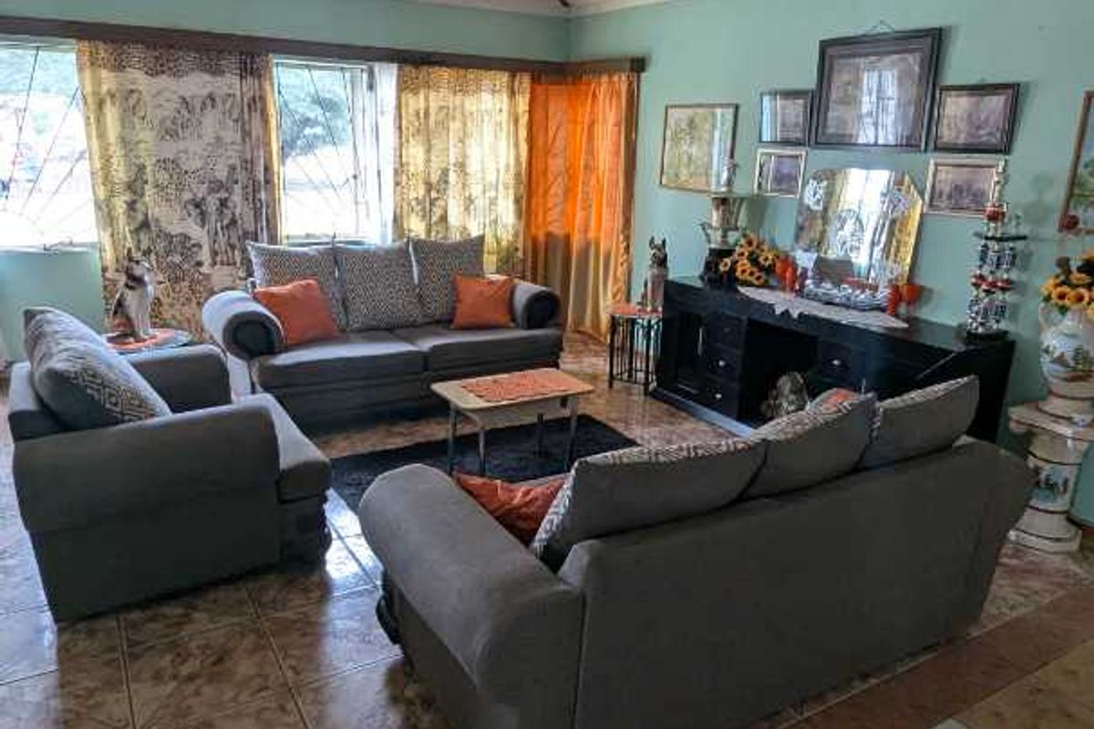 spacious old school house - Photo 5