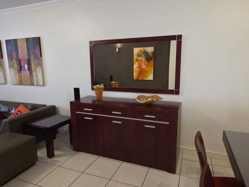 SOPHISTICATED FULLY FURNISHED 2 BED APARTMENT IN SECURE COMPLEX IN MORNINGSIDE - Photo 7