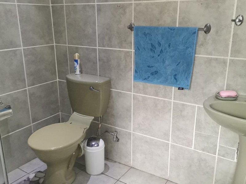 4 Bedroom House For Sale in Vanderbijlpark SE1 - Photo 9