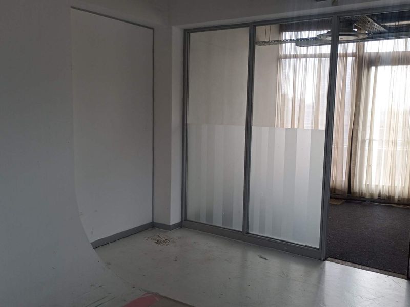 Bespoke Office / Studio Space in Vibrant mixed use hub, Woodstock - Photo 7