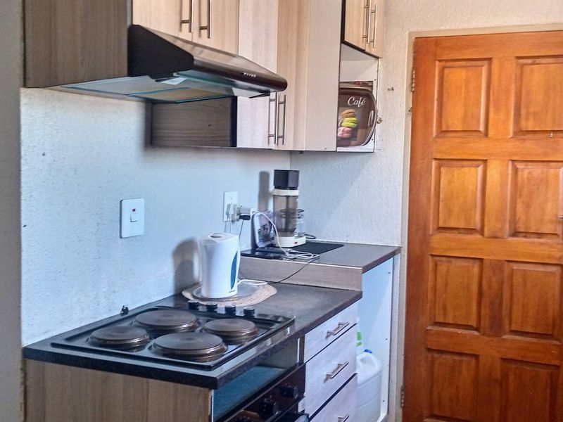 Open-Plan Living in Glenway Estate! - Photo 3