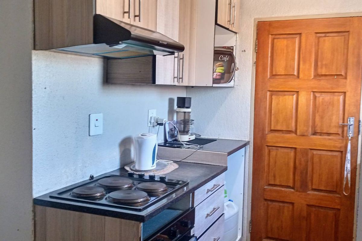 Open-Plan Living in Glenway Estate! - Photo 3