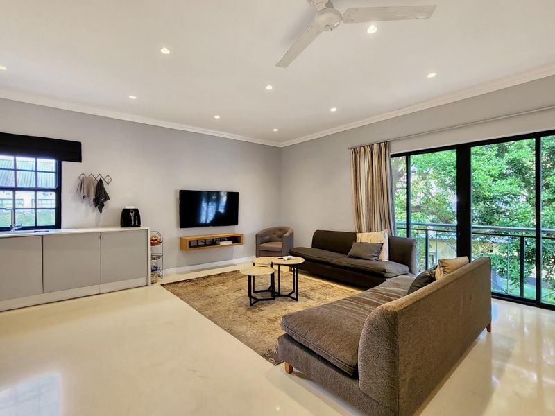 Modern 2 Bedroom Apartment - Photo 8