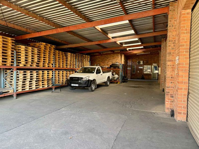 Location, Location, Location Prime Commercial Warehouse and Office Space for Sale in Howick - Photo 10