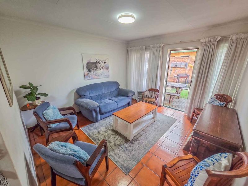2 Bedroom Townhouse For Sale in Die Wilgers - Photo 5
