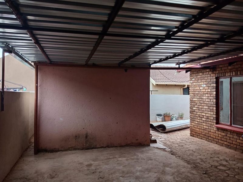 3 Bedroom House For Sale in Ga-Rankuwa Unit 17 - Photo 8