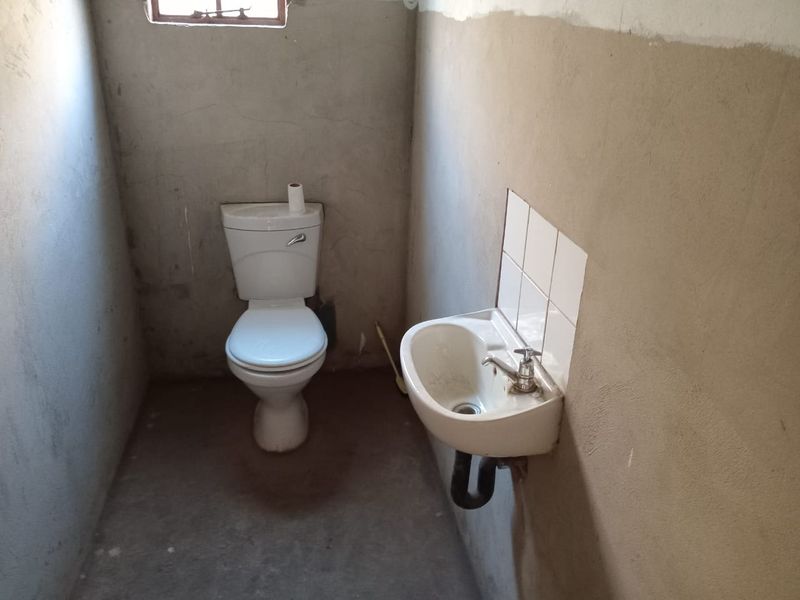 Power Up Your Business in This Versatile Industrial Gem! (SOLE MANDATE) - Photo 9