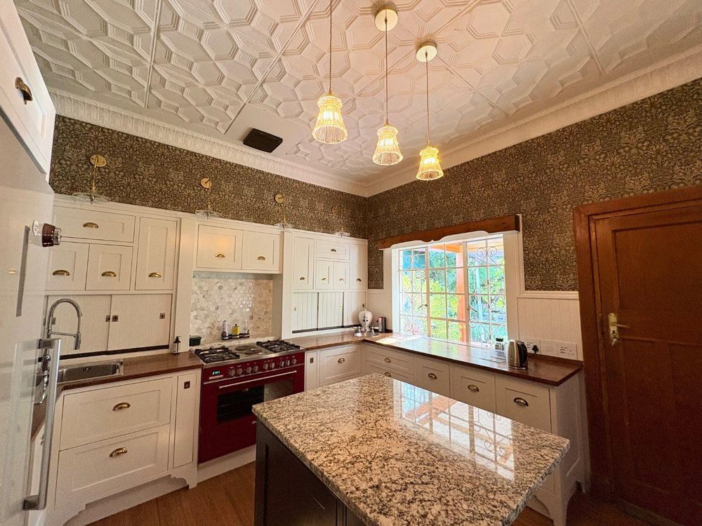 Modern kitchen.