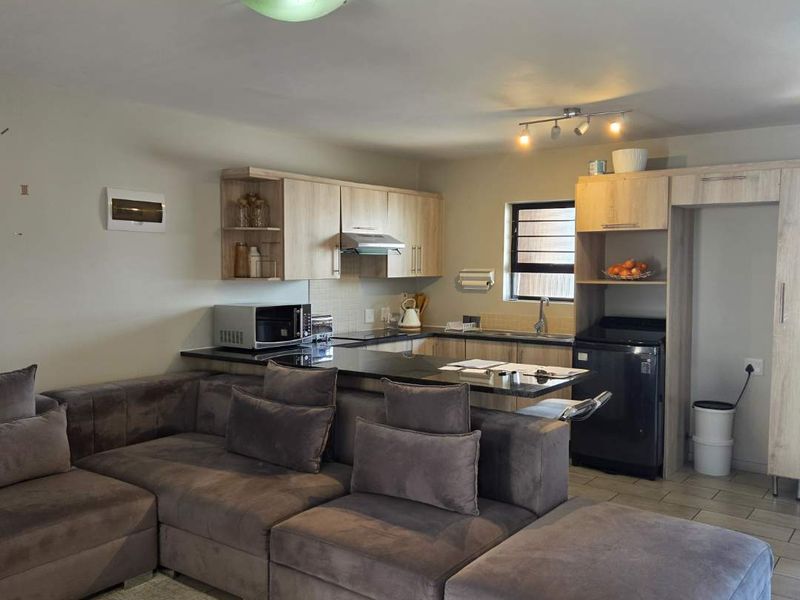 3 BEDROOM MODERN APARTMENT IN ALBERTON NORTH - Photo 10