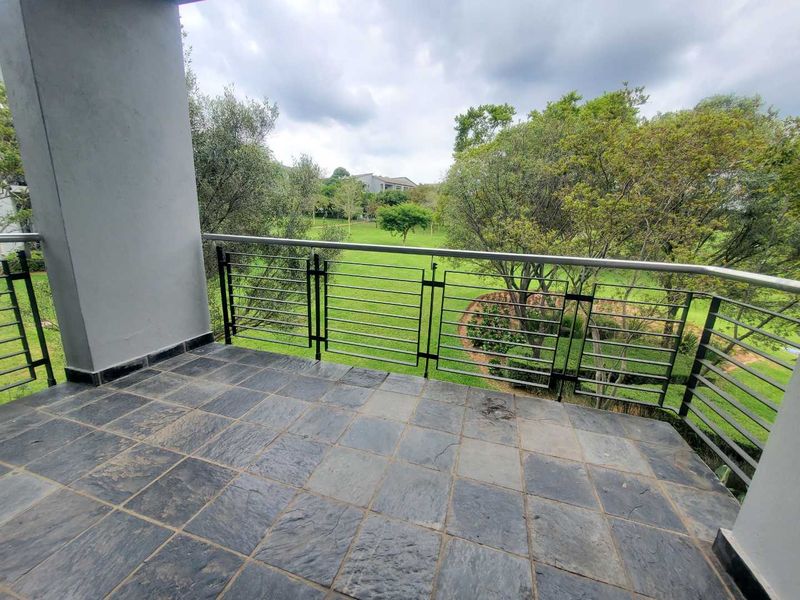 Stunning 2-Bedroom First-Floor unit with Golf course views - Photo 4