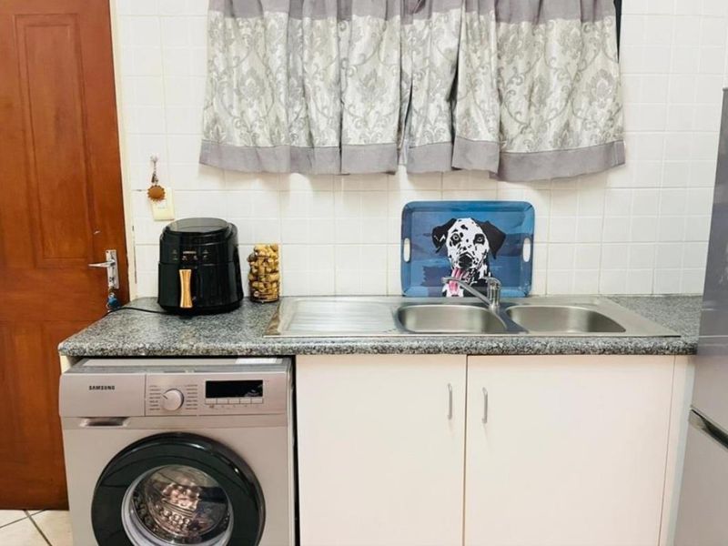 1 Bedroom Apartment for Sale - Photo 2