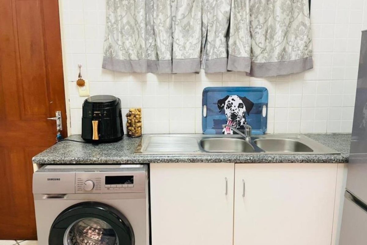 1 Bedroom Apartment for Sale - Photo 2