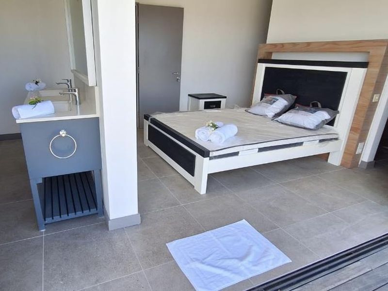 180° Ocean View – Furnished 3-Bedroom Penthouse with Private Pool in St. Antoine - Photo 7