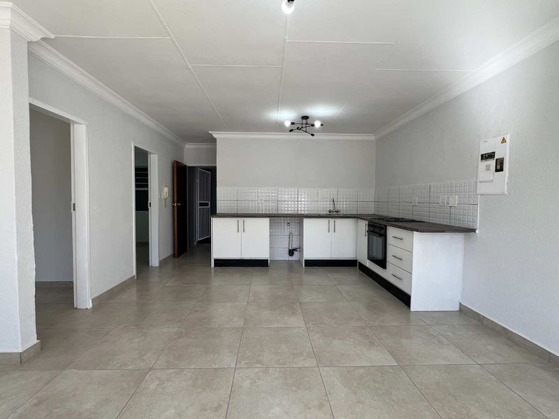 Private, Renovated and Ready - Photo 4