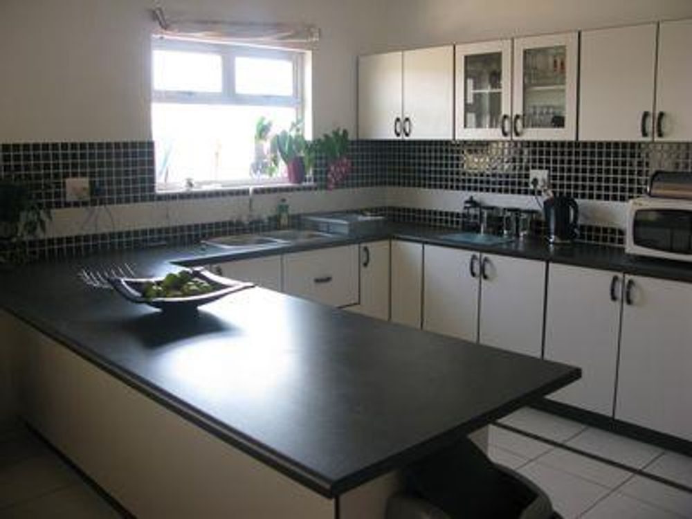Flat: Kitchen area