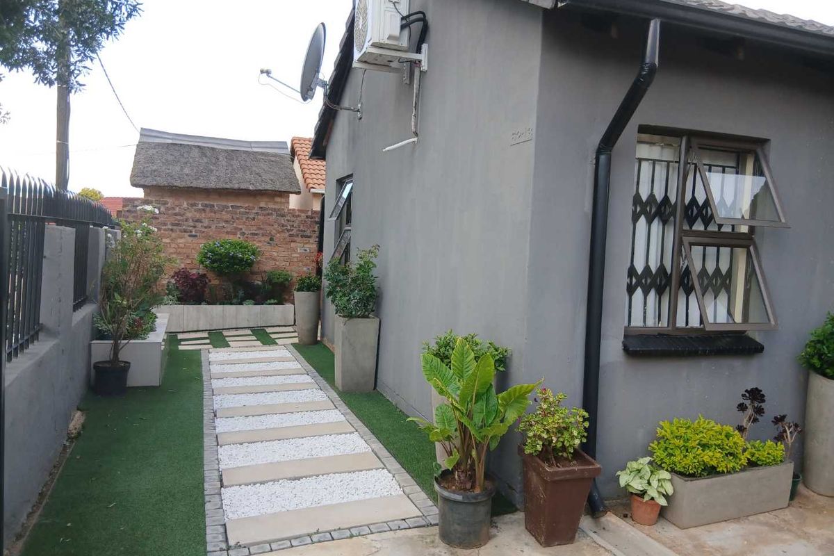 Endless Possibilities: Customize Your Dream Space! - Photo 2